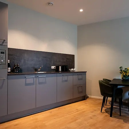 アパートホテル Nero Office & Cafe