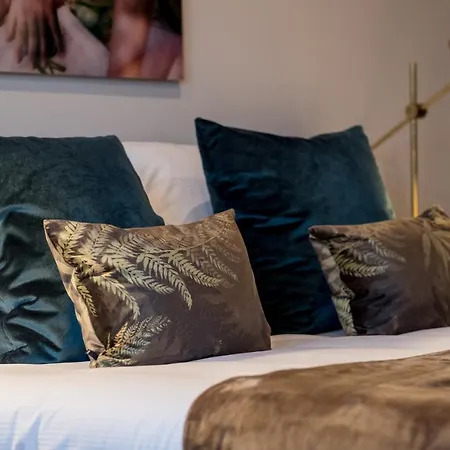 Apart-hotel Nero Office & Cafe 4*