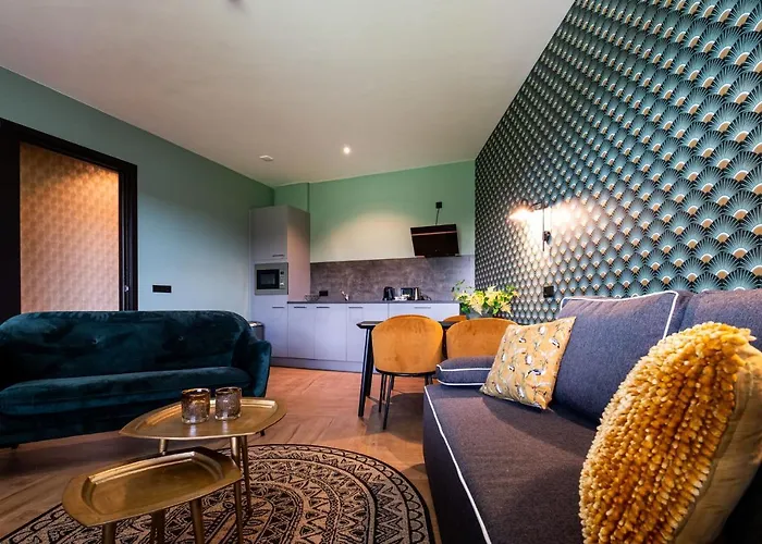 Nero Office & Cafe アパートホテル 4*