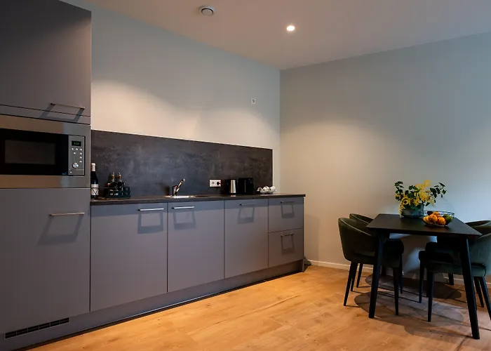 アパートホテル Nero Office & Cafe